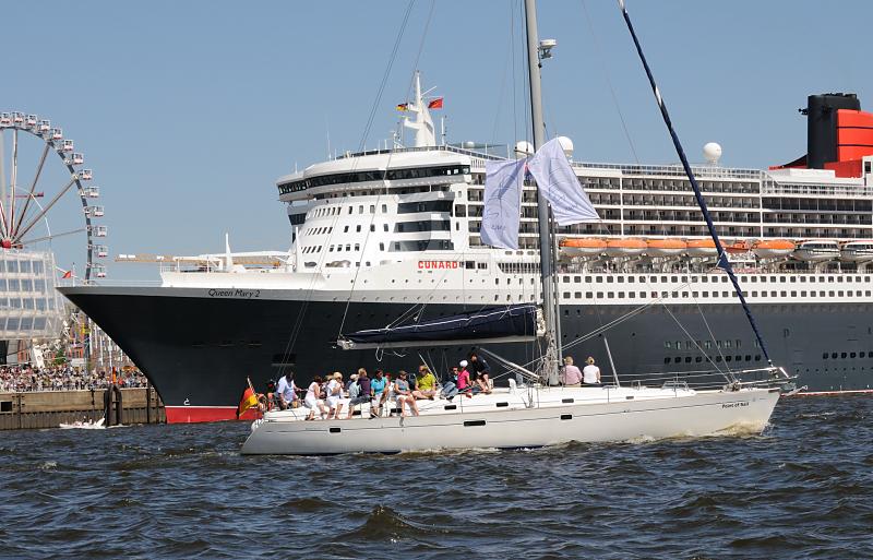4900_3653 Bug der Queen Mary, die Hamburg zum Hafengeburtstag angelaufen hat. | Hafengeburtstag Hamburg - groesstes Hafenfest der Welt